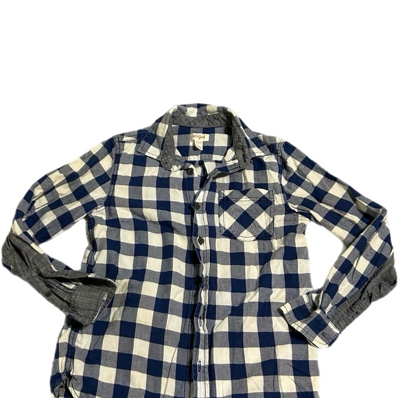 2 Cat & Jack shirts - Picture 4 of 5